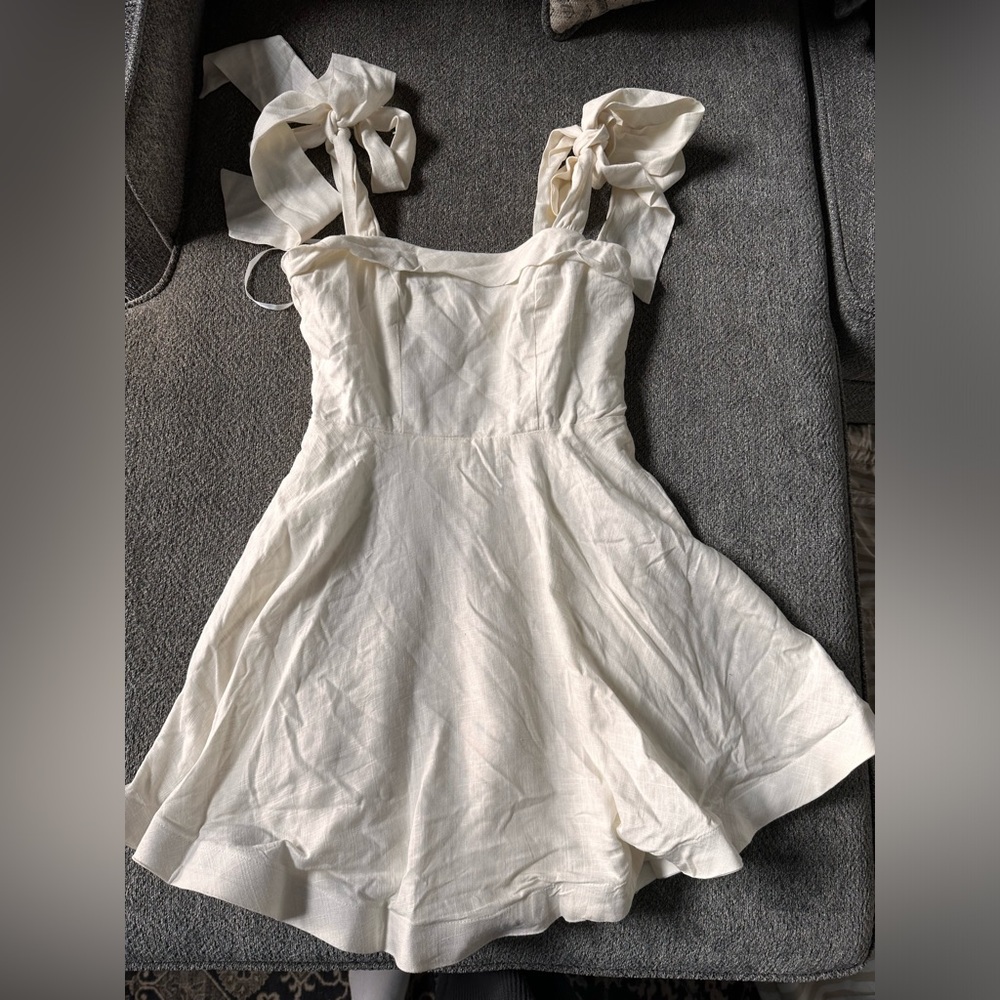 Selfie Leslie dress